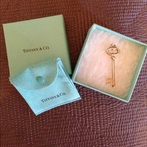 **AUTHENTIC**TIFFANY & Co. Silver Key 💋💋REDUCED!