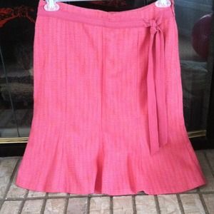 Like new Ann Taylor pink tulip skirt, size 6!