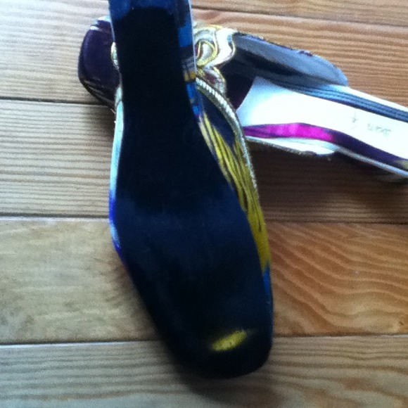 Uzbek Asian slippers slides @ REDUCED@ - Picture 3 of 3