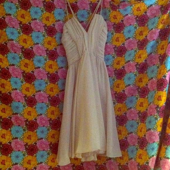 H&M Dresses & Skirts - it's too tight on me