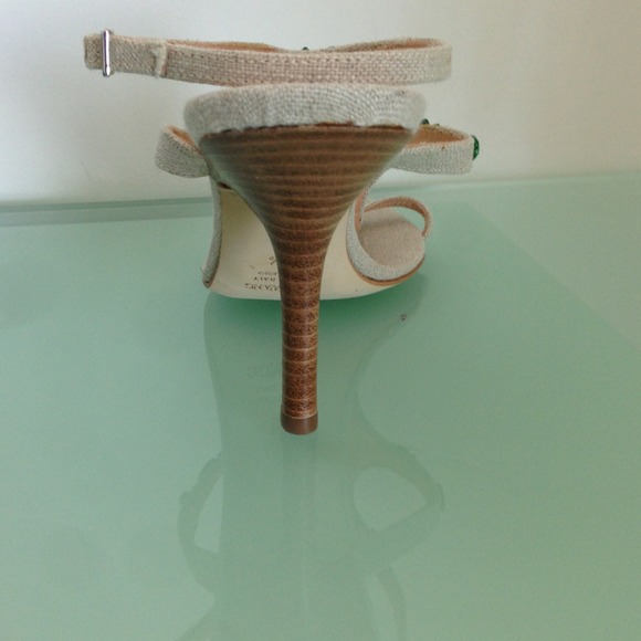 Vera Wand Sandals brand new 3 1/2" wooden heel - Picture 4 of 4