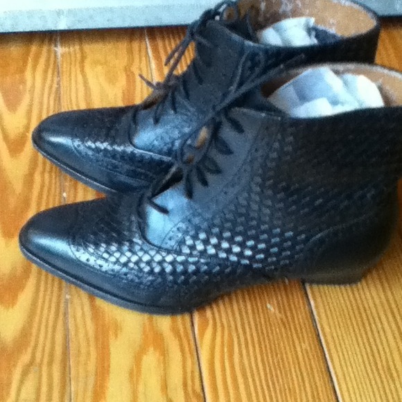 Nicole Claudia  braided woven boots booties 6.5