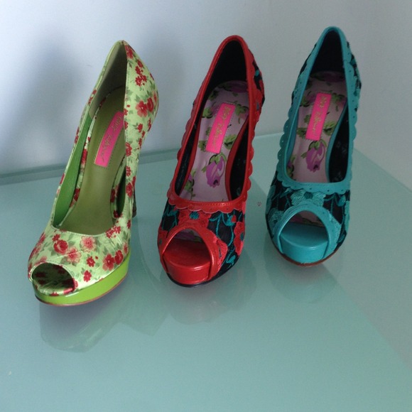 Set of 3 pair Betsey Johnson Collection - Picture 2 of 4
