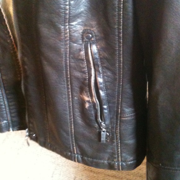 Faux leather motorcycle jacket - Picture 3 of 3