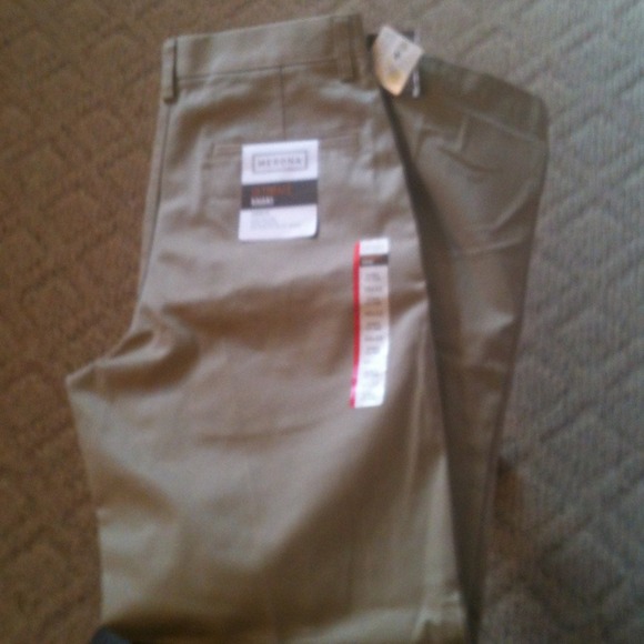 Men's khaki dress pants NEW WITH TAGS!! - Picture 1 of 3