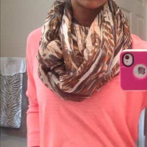 💢💢SOLD💢💢H&M Scarf