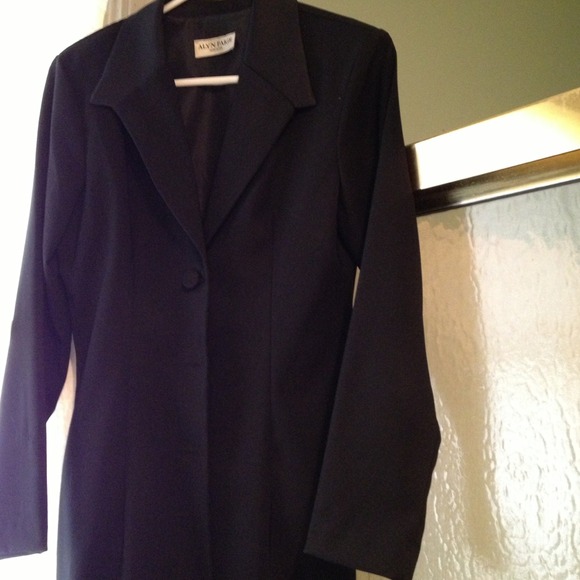 Blazer - Picture 4 of 4