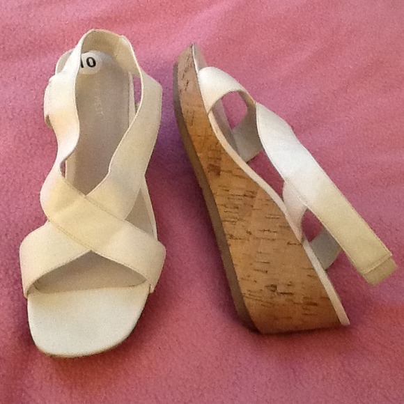 Nine West white wedge sandal