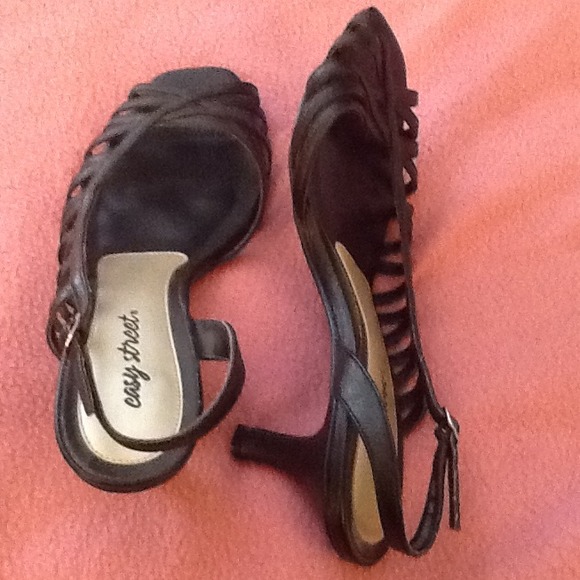 Black strappy sandals 2 1/2" heels