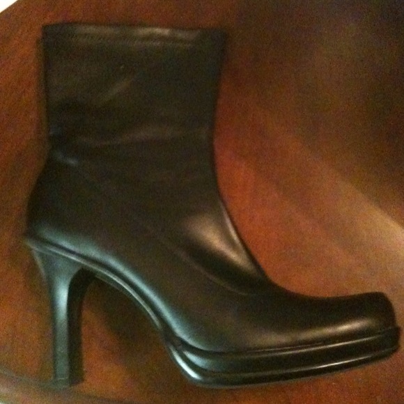 MARK DOWN🎉🎉🎉🎉🎉🎉Pesaro Black boots