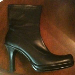 MARK DOWN🎉🎉🎉🎉🎉🎉Pesaro Black boots