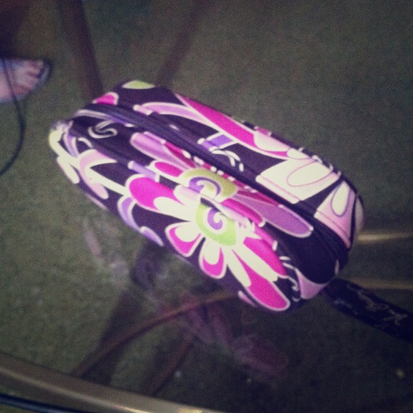 (Reserved) NEW Vera Bradley Eyeglass Case!!