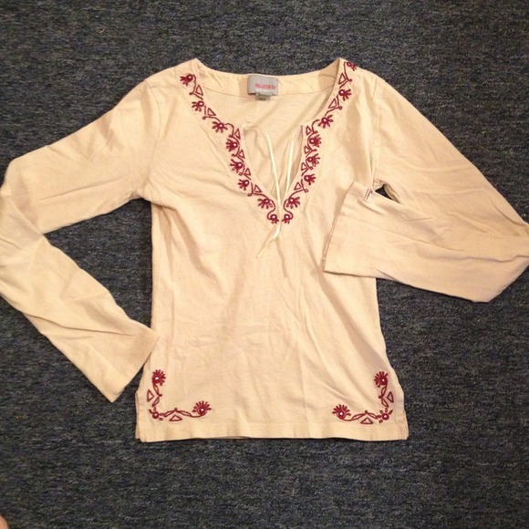 Traded! Long-sleeve embroidered top