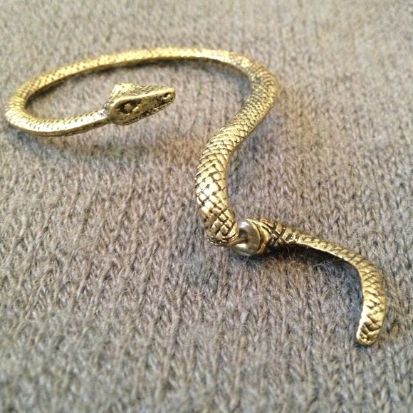 Cuff earring - Picture 2 of 2