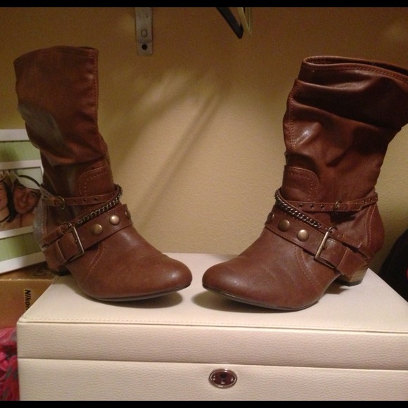 Cute boots!!