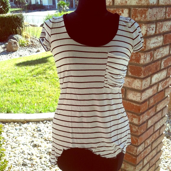 Black and white t shirt