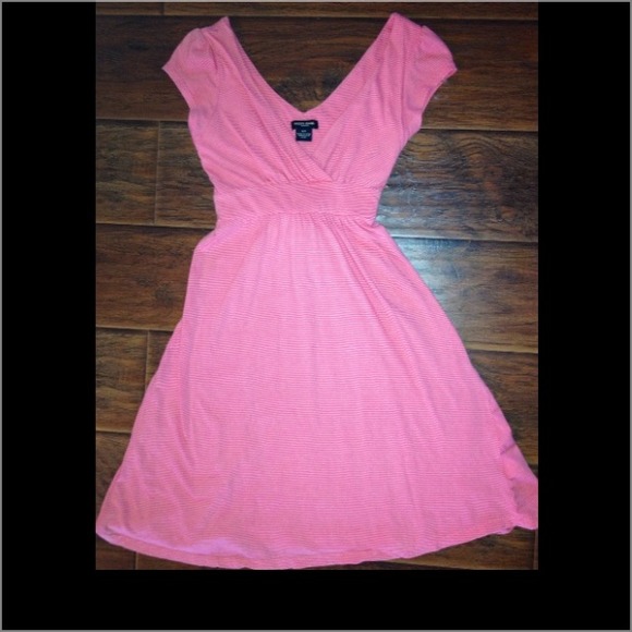 Beautiful, Size petite small Guess Dress - Picture 1 of 1