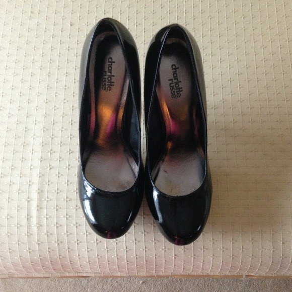 SOLD Black Patent Heels SOLD - Picture 2 of 4
