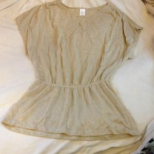 Shimmery Gold top🎀