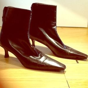 Stuart Weitzman Boots - Stuart Weitzman dark brown booties. Stuart Weitzman Boots - Stuart Weitzman dark brown booties.