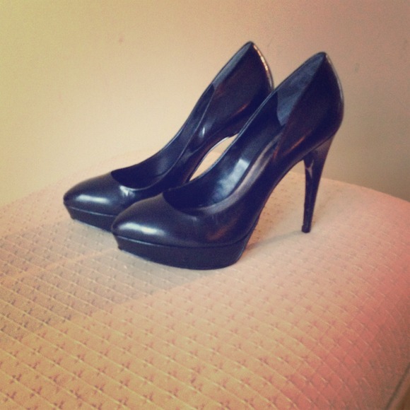 SOLD Black Leather Heels👠