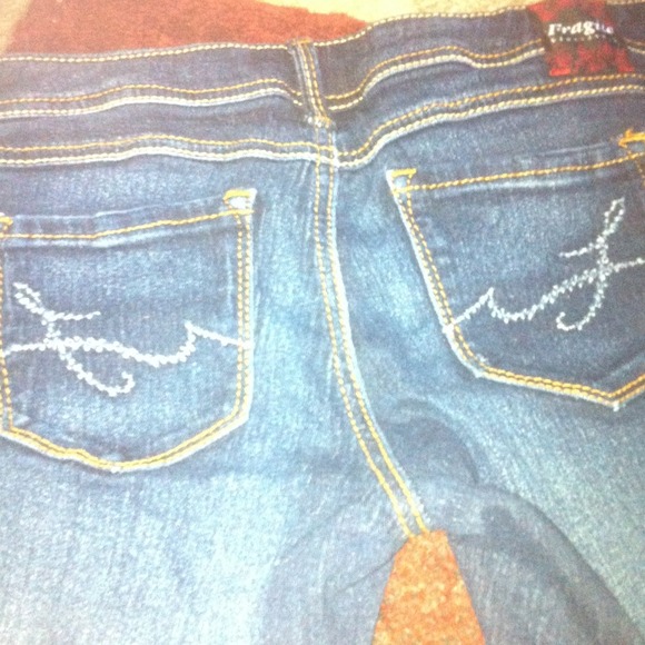 Cuffed Capris💜 - Picture 2 of 2