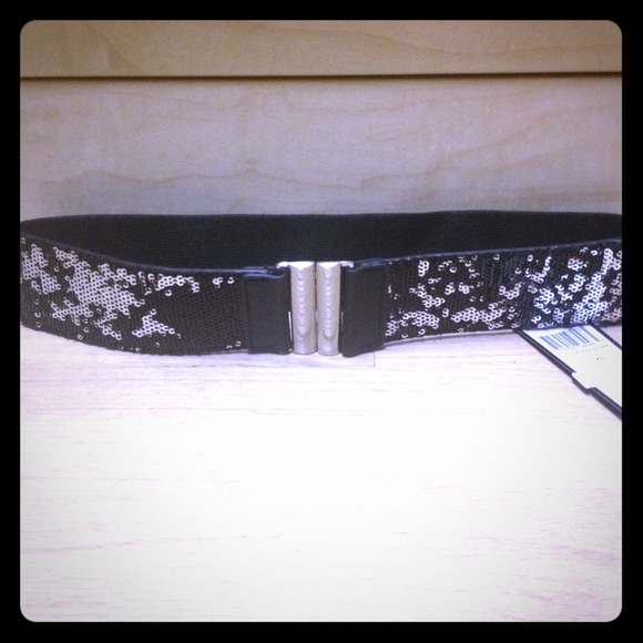 BRAND NEW W TAGS! BCBG Maxazria sequence belt! - Picture 1 of 2