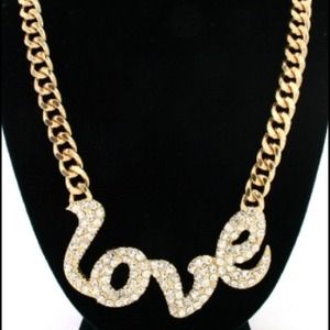 Short urban glam necklace