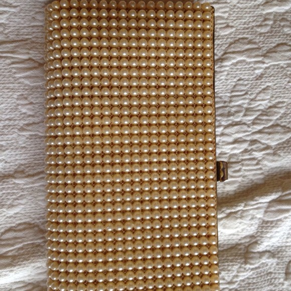 Vintage faux pearl clutch near perfect condition