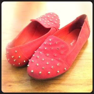 💗 Super cute spiky pink flats!!! 💗