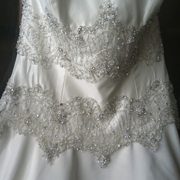 Wedding Dress - Picture 3 of 4