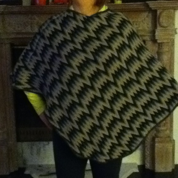 Missoni zig zag poncho wrap - Picture 1 of 4