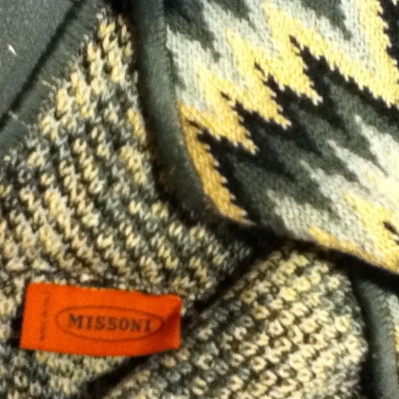Missoni zig zag poncho wrap - Picture 3 of 4