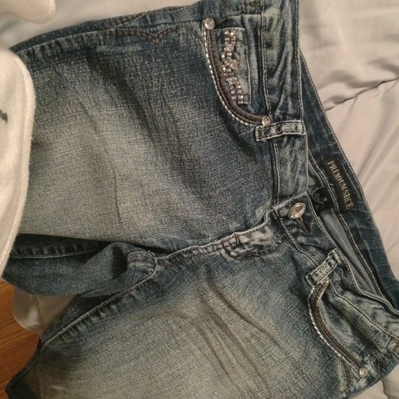 🚨Reduced🎉🚨super cute stretchy jeans short - Picture 3 of 3