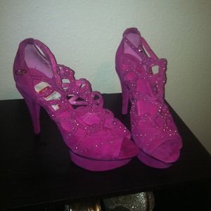 BCBG PINK HEELS