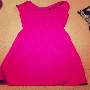 Fuschia dress. Pockets and scalloped neck.