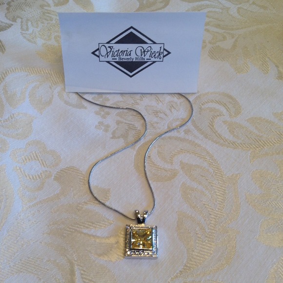 Jewelry - BUNDLE💗V. Wieck of Beverly Hills Pendant Necklace