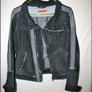 ❤REDUCED❤. Denim Jacket!