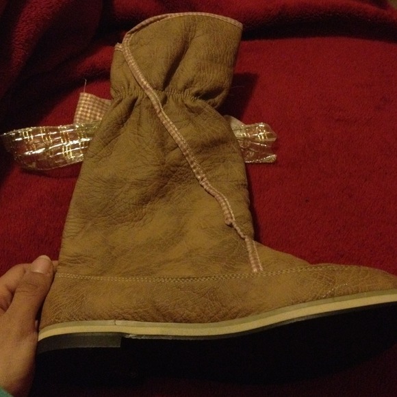 Never used,  leather bow 👢 - Picture 2 of 4