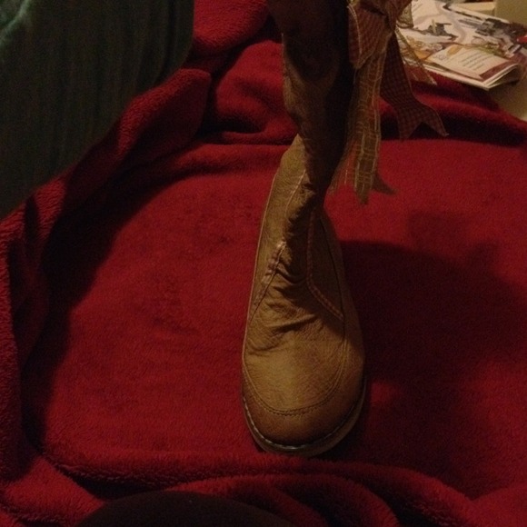 Never used,  leather bow 👢 - Picture 3 of 4