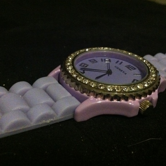 Lilac purple watch! Or refer to bundle!