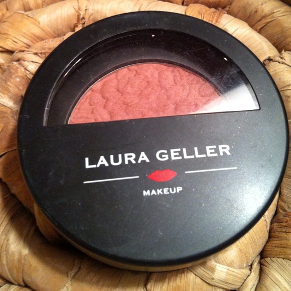 Laura Geller baked matte blush