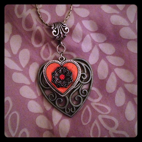 Red heart necklace (:
