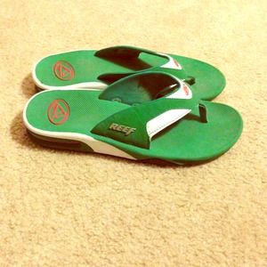Reef flip flops! Boys size 6 or girls size 8!