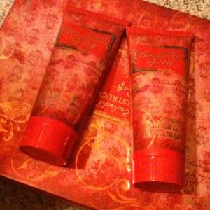 Taylor Swift body lotion & body gel