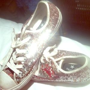 REDUCED! 💎NWOT Reversible Silver Sequin Chucks💎