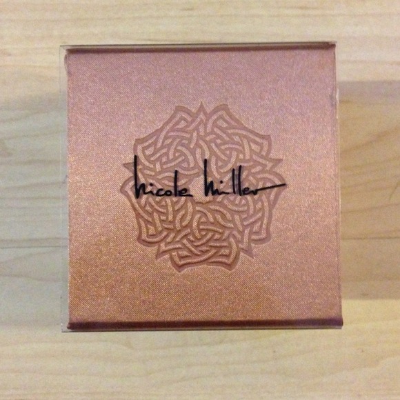 💢SOLD💢Brand new Nicole Miller perfume