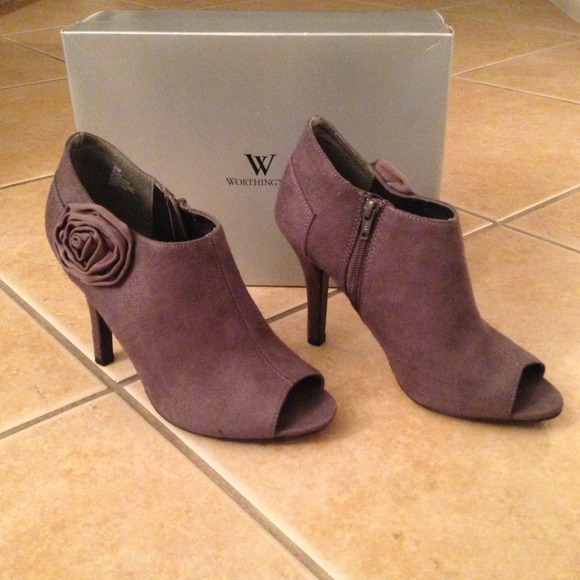 Shoes - *SOLD* Worthington peep toe Bootie