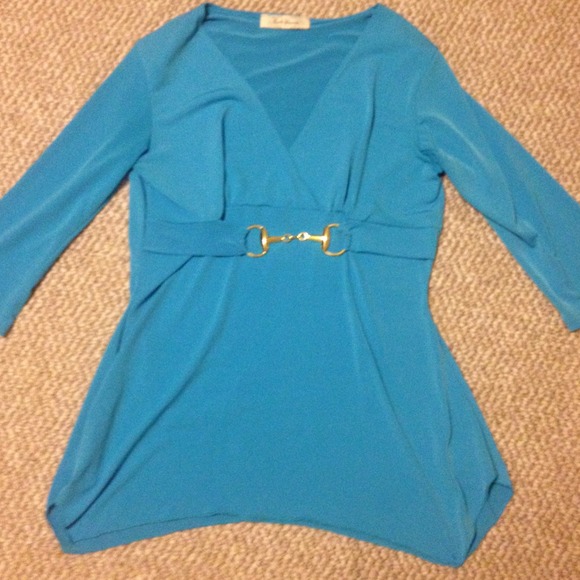 Beautiful turquoise top - 💥 5 for $20💥 - Picture 1 of 2