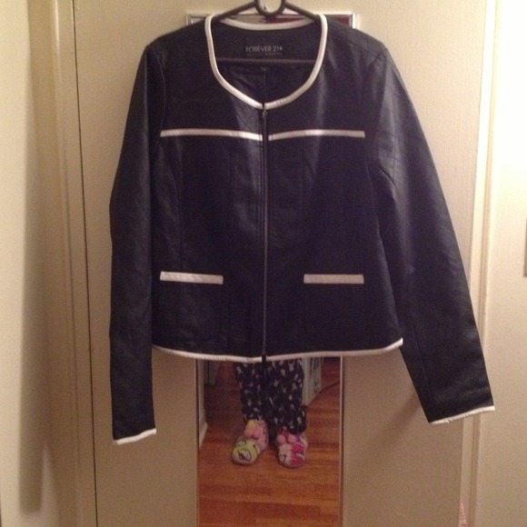 Sold sold ✏Price Reduction✏Faux leather jacket